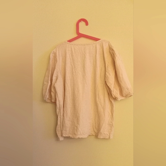 Deep v-neck bubble sleeve top - Picture 3 of 6